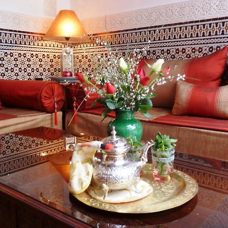 Riad Viva Марракеш Экстерьер фото A Moroccan tea set