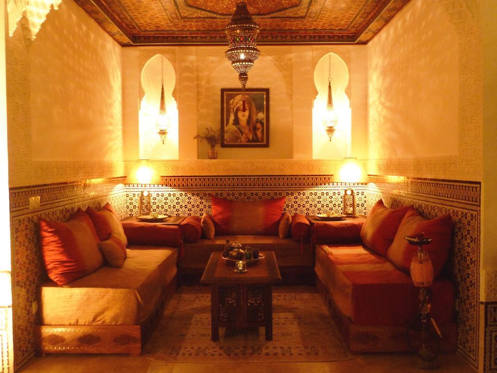 Riad Viva Марракеш Экстерьер фото A Moroccan living room