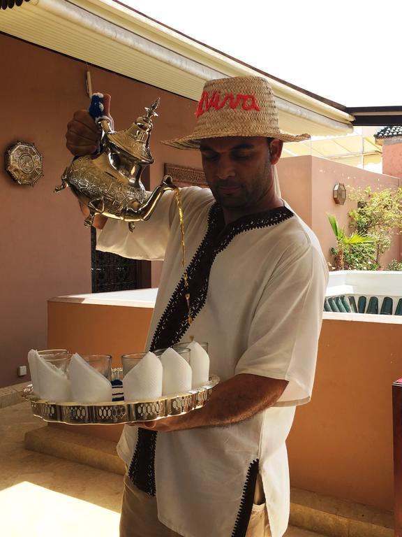 Riad Viva Марракеш Экстерьер фото Moroccan coffee being served
